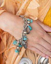 Load image into Gallery viewer, Simply Santa Fe - Complete Trend Blend- Sep Fashion Fix 24