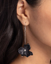Load image into Gallery viewer, Plentiful Petals - Black