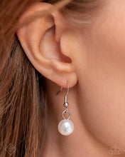 Load image into Gallery viewer, Dashing Definition - White August Fashion Fix 24