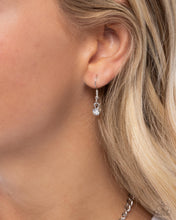 Load image into Gallery viewer, Solo Exhibition - Purple