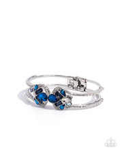 Load image into Gallery viewer, Cosmopolitan Catwalk - Blue