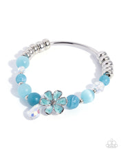 Load image into Gallery viewer, Stunning Spring - Blue