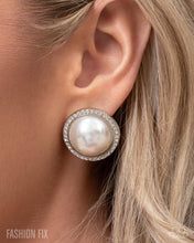 Load image into Gallery viewer, Fiercely 5th Avenue - Aug Fashion Fix 25