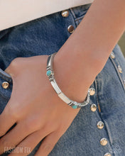 Load image into Gallery viewer, Simply Santa Fe Complete Trend Blend- May Fashion Fix 25