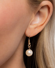Load image into Gallery viewer, Pearly Perspective - Gold
