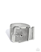Load image into Gallery viewer, Defiant Display - Silver -EMP 25 W1
