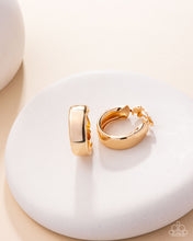 Load image into Gallery viewer, Sleek Spell - Gold
