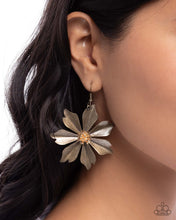 Load image into Gallery viewer, Floral Fascination - Brass
