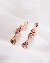Load image into Gallery viewer, Subtle Shimmy - Rose Gold
