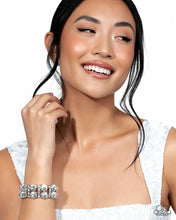 Load image into Gallery viewer, Exact Elegance- Oct LOP 25
