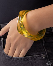 Load image into Gallery viewer, Affixed Allegro - Yellow
