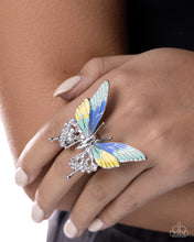 Load image into Gallery viewer, Fluttering Fusion - Green
