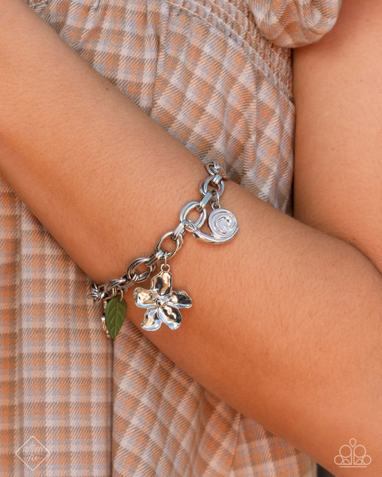 Cottagecore Cameo - Green- March Fashion Fix 25