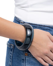 Load image into Gallery viewer, Eye-Catching Evening - blue
