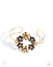Load image into Gallery viewer, Genuine Garden - Gold- Jan Fashion Fix 25
