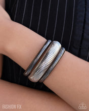 Load image into Gallery viewer, Tactile Takedown - Silver - Aug Fashion Fix 26

