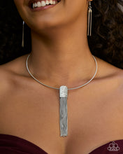 Load image into Gallery viewer, Tassel Tremolo - Silver
