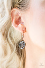 Load image into Gallery viewer, Rosy Rosette - Black
