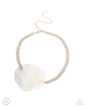 Load image into Gallery viewer, Rosy Range - Gold tone Necklace
