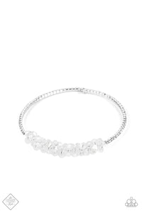 BAUBLY Personality - White- Aug Fashion Fix 22