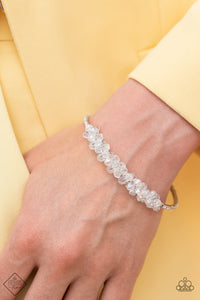BAUBLY Personality - White- Aug Fashion Fix 22
