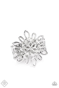 Coastal Chic - Silver- Oct Fashion Fix 22 Ring