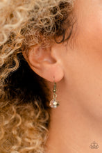 Load image into Gallery viewer, Sheen Season - Brass- Nov Fashion Fix 22
