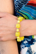 Load image into Gallery viewer, Trendsetting Tourist - Yellow- July Fashion Fix 21

